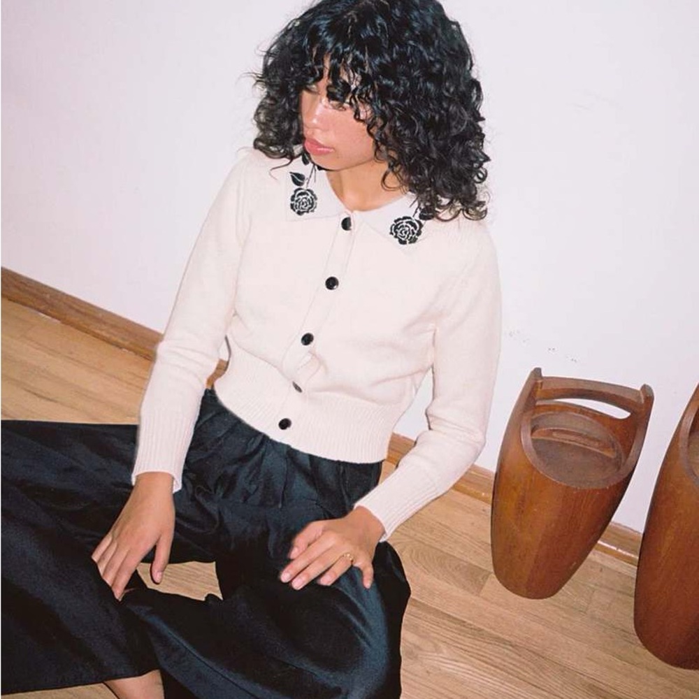 Lisa Says Gah Cream Cardigan with Black Floral Collar - Picture 3 of 5